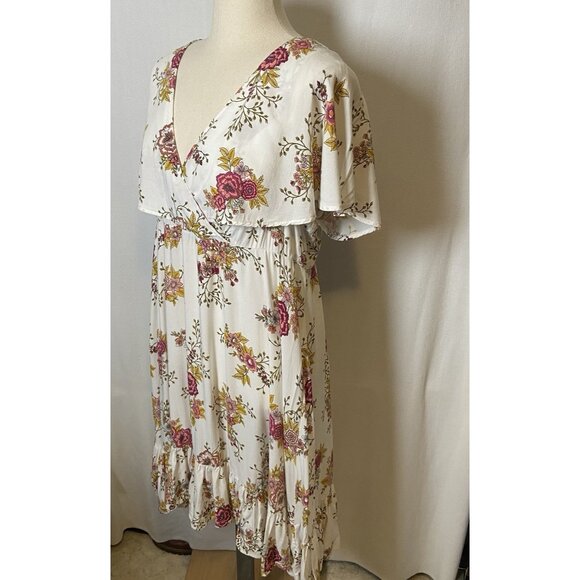 Torrid Challis Caplet Skater Dress Womens 2X Cream Floral Print Surplice Neck - Picture 4 of 16
